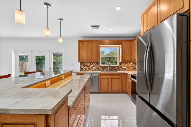 648 NW 30th Court, Wilton Manors, FL 33311