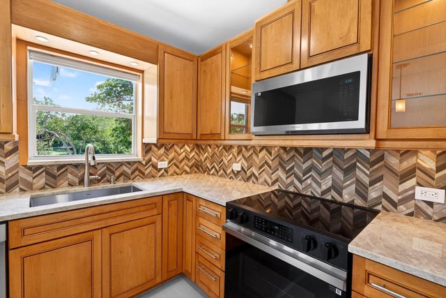 648 NW 30th Court, Wilton Manors, FL 33311