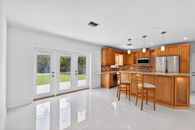 648 NW 30th Court, Wilton Manors, FL 33311