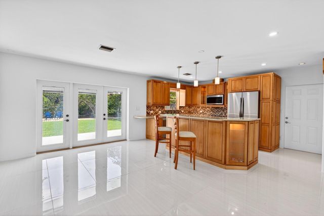 648 NW 30th Court, Wilton Manors, FL 33311