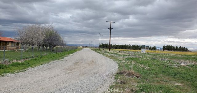 66 Avenue H, Del Sur, CA 93536