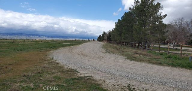 66 Avenue H, Del Sur, CA 93536