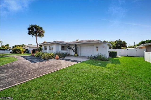 616 El Dorado PKWY E, Cape Coral, FL 33904