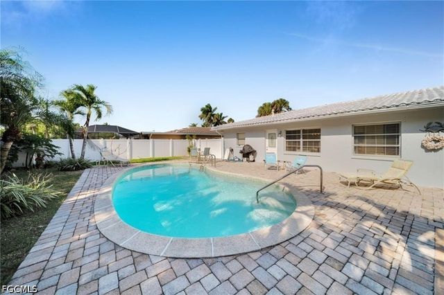 616 El Dorado PKWY E, Cape Coral, FL 33904
