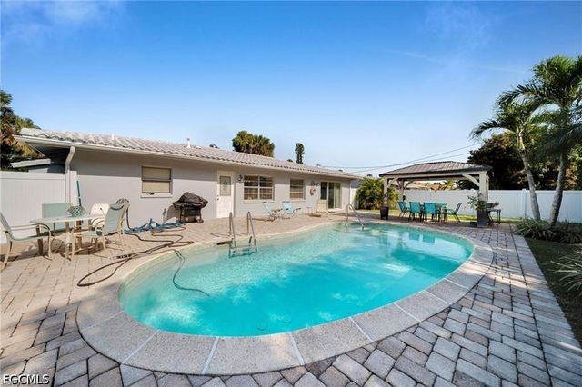 616 El Dorado PKWY E, Cape Coral, FL 33904