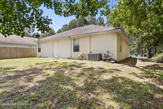 6032 E Oktibbeha Street, Bay Saint Louis, MS 39520