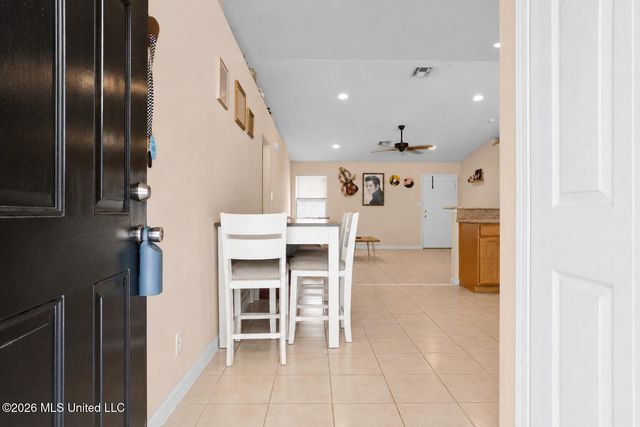 6032 E Oktibbeha Street, Bay Saint Louis, MS 39520