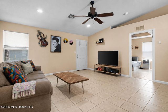 6032 E Oktibbeha Street, Bay Saint Louis, MS 39520