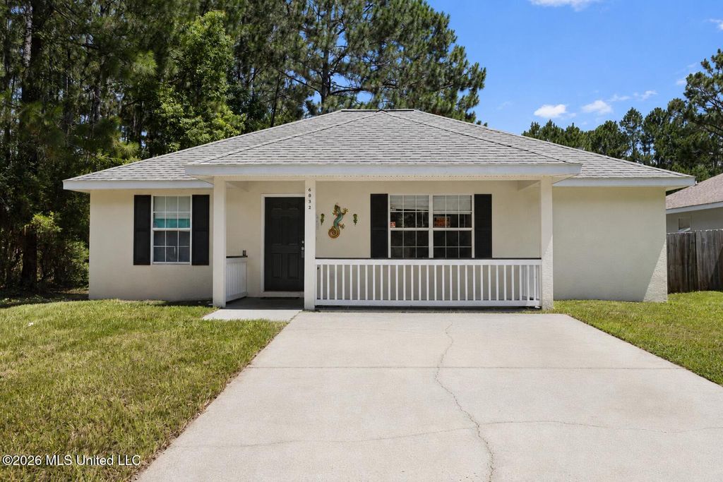 6032 E Oktibbeha Street, Bay Saint Louis, MS 39520