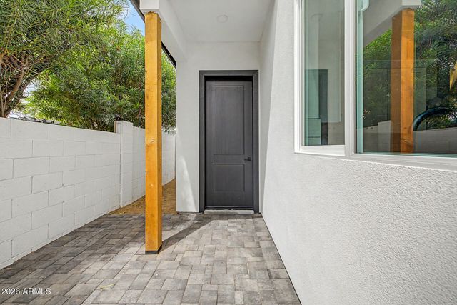 3808 E PICCADILLY Road, Phoenix, AZ 85018