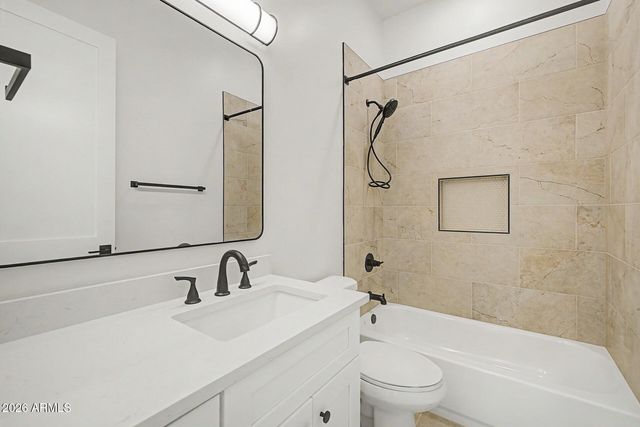 3808 E PICCADILLY Road, Phoenix, AZ 85018