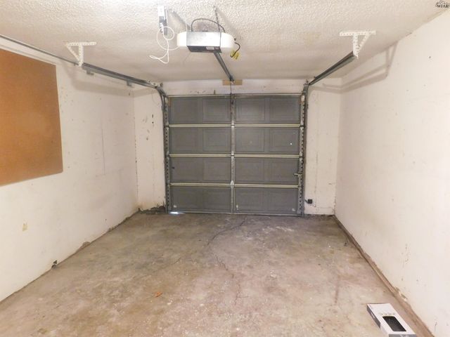 201 N AVENUE D, Burkburnett, TX 76354