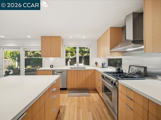 8 Dunsmoor Ct, Danville, CA 94526