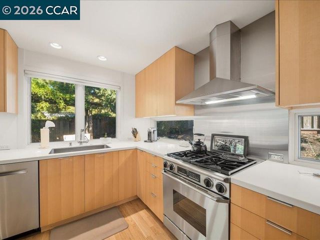 8 Dunsmoor Ct, Danville, CA 94526