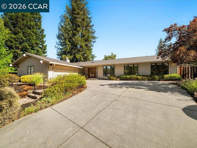 8 Dunsmoor Ct, Danville, CA 94526