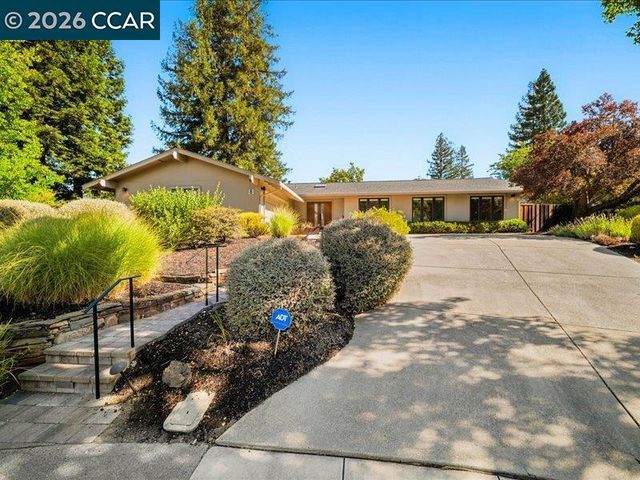 8 Dunsmoor Ct, Danville, CA 94526