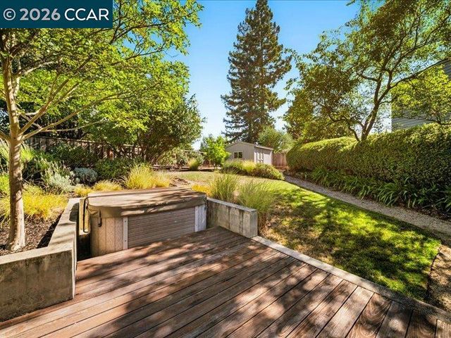 8 Dunsmoor Ct, Danville, CA 94526