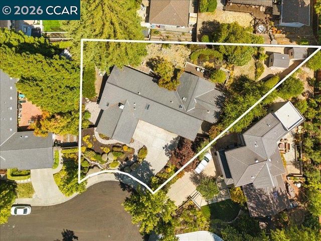 8 Dunsmoor Ct, Danville, CA 94526