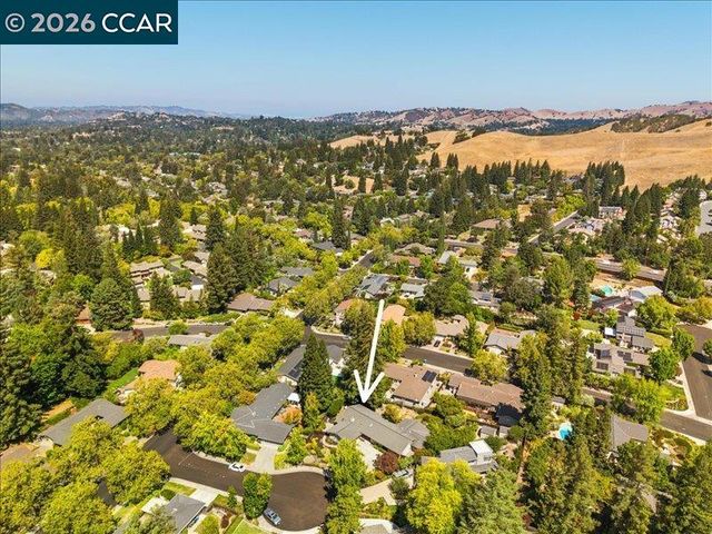 8 Dunsmoor Ct, Danville, CA 94526