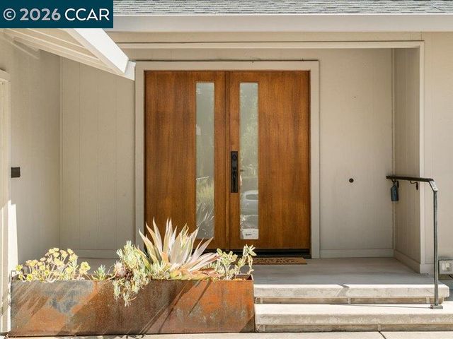 8 Dunsmoor Ct, Danville, CA 94526
