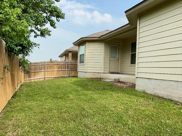 124 Marcel CT, Taylor, TX 76574