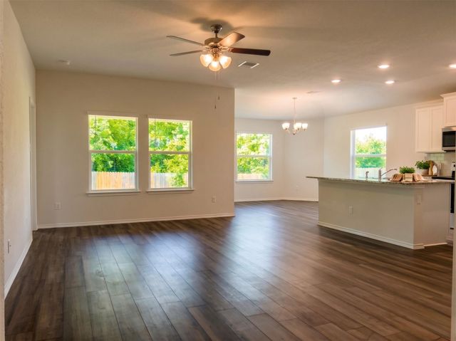 124 Marcel CT, Taylor, TX 76574