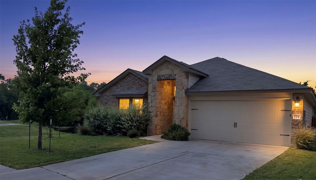 124 Marcel CT, Taylor, TX 76574