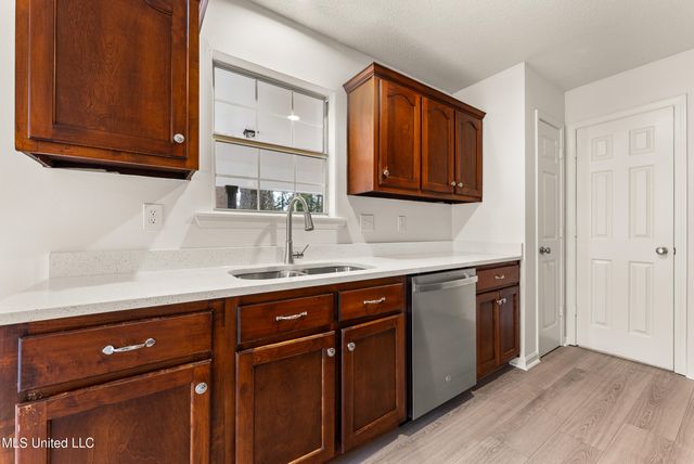 589 Swaney Drive, Holly Springs, MS 38635