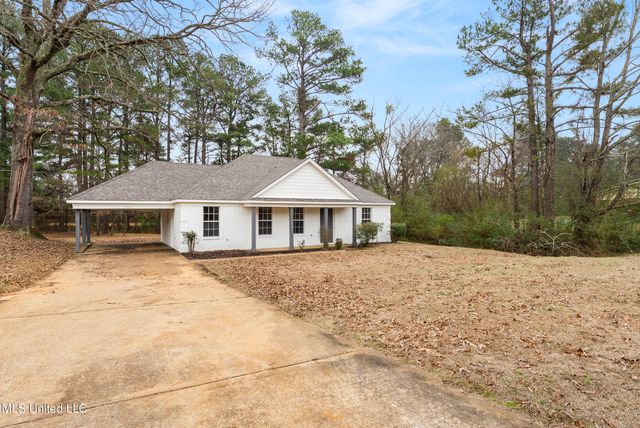 589 Swaney Drive, Holly Springs, MS 38635