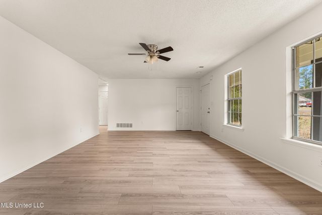 589 Swaney Drive, Holly Springs, MS 38635