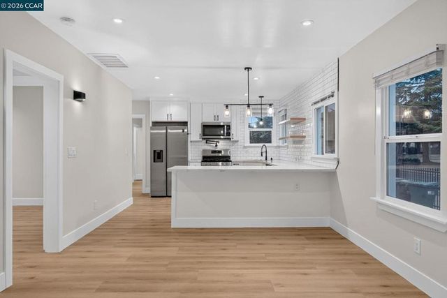2075 83Rd Ave, Oakland, CA 94621