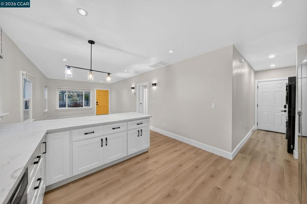 Image 16 of property listing at 2075 83Rd Ave, Oakland, CA 94621