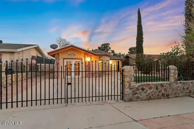 12052 BELLOWS Court, El Paso, TX 79936