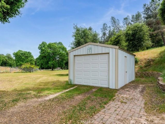 1535 Parkhill Road, Santa Margarita, CA 93453