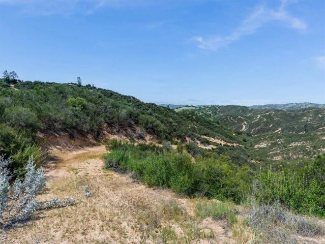 1535 Parkhill Road, Santa Margarita, CA 93453