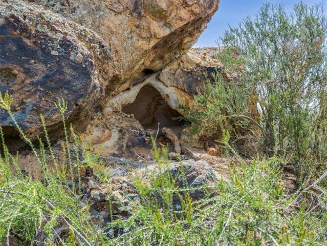 1535 Parkhill Road, Santa Margarita, CA 93453