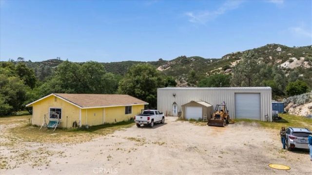 1535 Parkhill Road, Santa Margarita, CA 93453