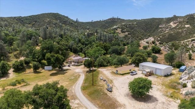 1535 Parkhill Road, Santa Margarita, CA 93453
