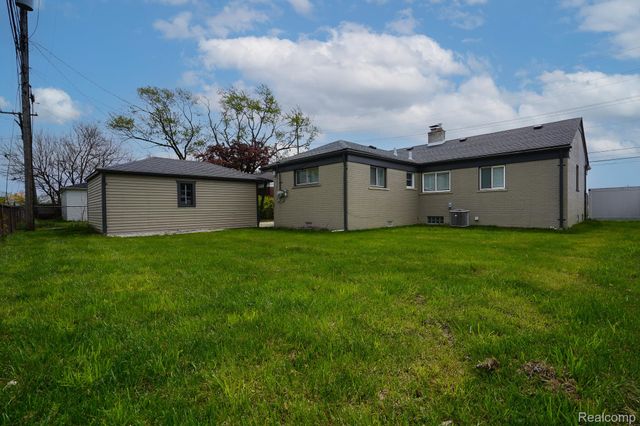 5367 E 13 Mile Road, Warren, MI 48092