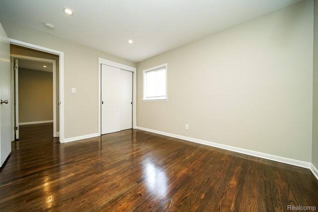 5367 E 13 Mile Road, Warren, MI 48092