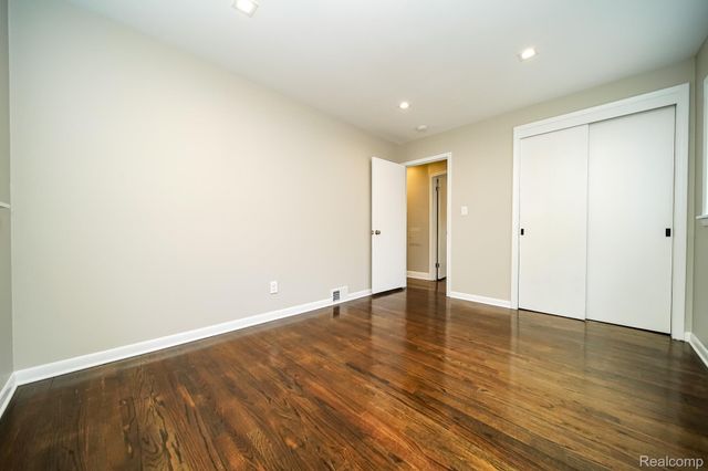 5367 E 13 Mile Road, Warren, MI 48092