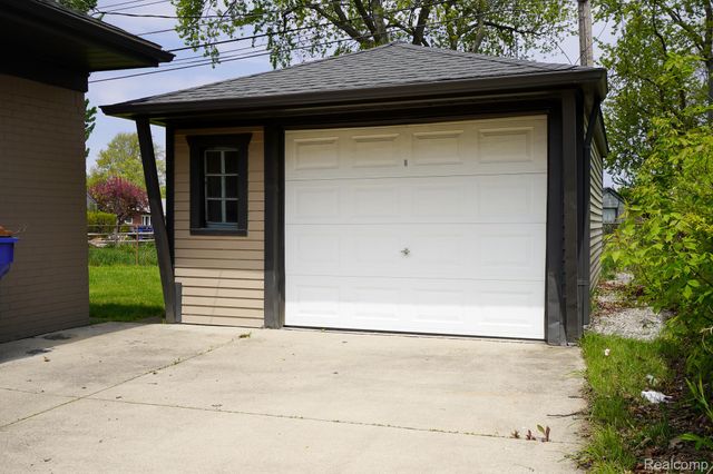 5367 E 13 Mile Road, Warren, MI 48092