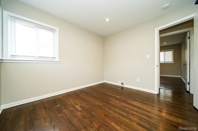 5367 E 13 Mile Road, Warren, MI 48092