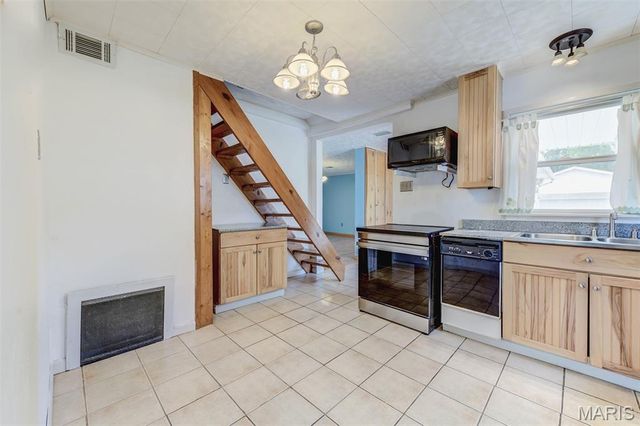 425 Chamberlin Drive, Winchester, MO 63021