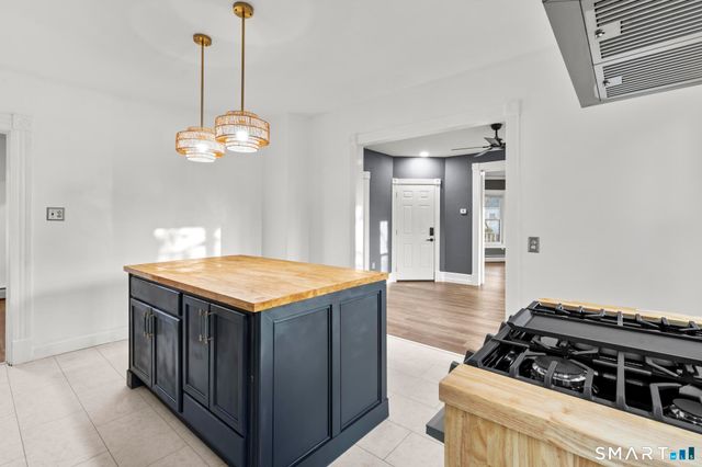 21 North Beacon Street 2, Waterbury, CT 06704