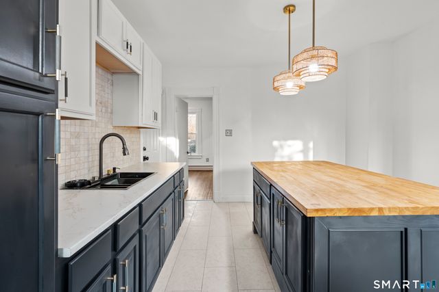 21 North Beacon Street 2, Waterbury, CT 06704