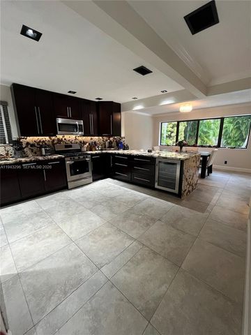 1111 Adams St, Hollywood, FL 33019