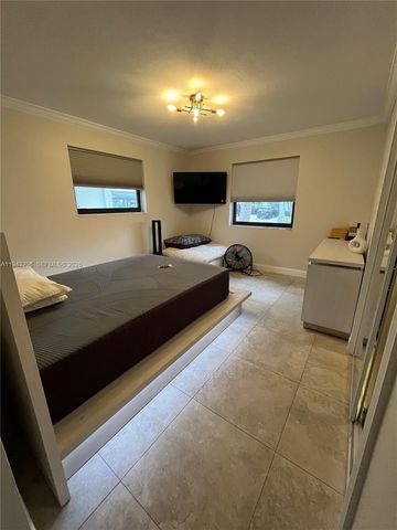 1111 Adams St, Hollywood, FL 33019