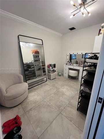 1111 Adams St, Hollywood, FL 33019