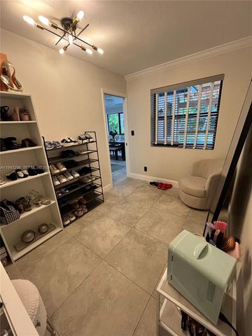 1111 Adams St, Hollywood, FL 33019